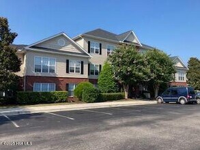 Building Photo - 2801 Bloomfield Ln