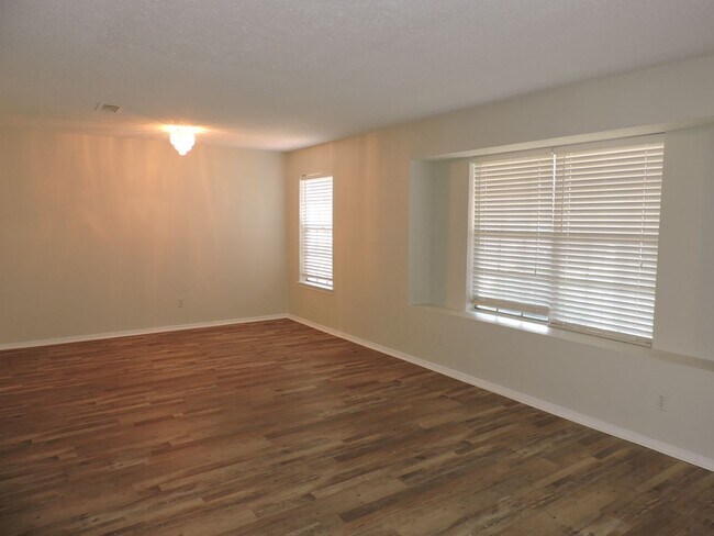 Foto del edificio - Great location in northeast Pensacola!