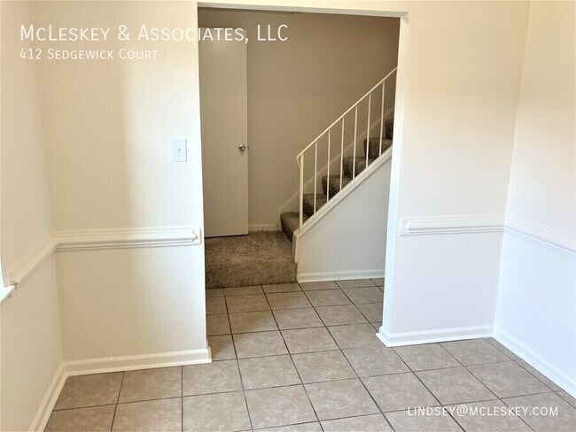 Foto del edificio - 412 Sedgewick Ct