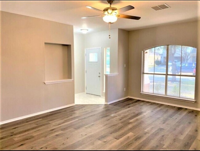 Building Photo - 3818 Top Rock Ln