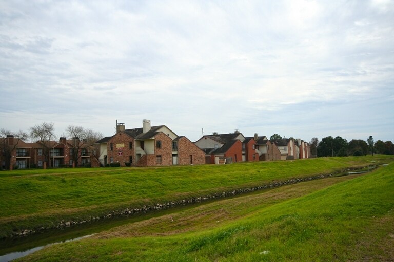 Foto principal - Rose Meadows Condos