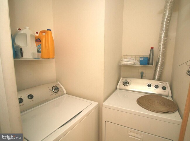 Foto del edificio - 18140 Royal Bonnet Cir