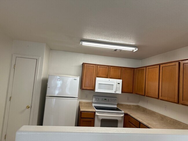 Building Photo - SINGLE LEVEL HOME IN MARICOPA