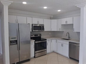 Building Photo - 110 Cypress Club Dr