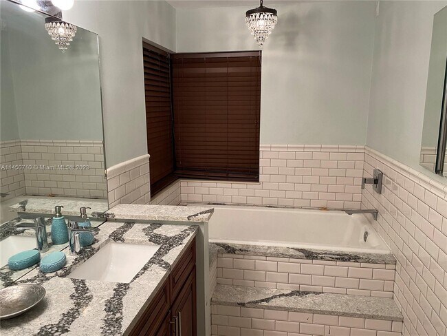 Foto del edificio - 13647 Barberry Dr