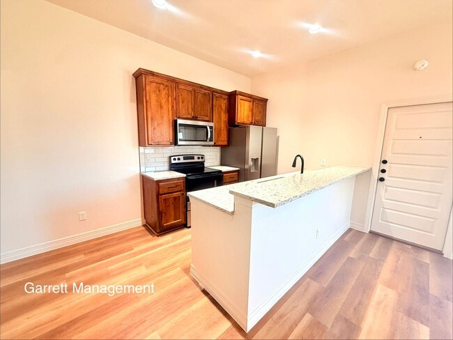 Building Photo - Newly Built Duplex For Rent!