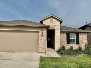 Building Photo - 5109 Woodglen Dr