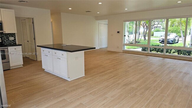 Foto del edificio - 3 br, 2 bath House - 1031 N Northlake Dr