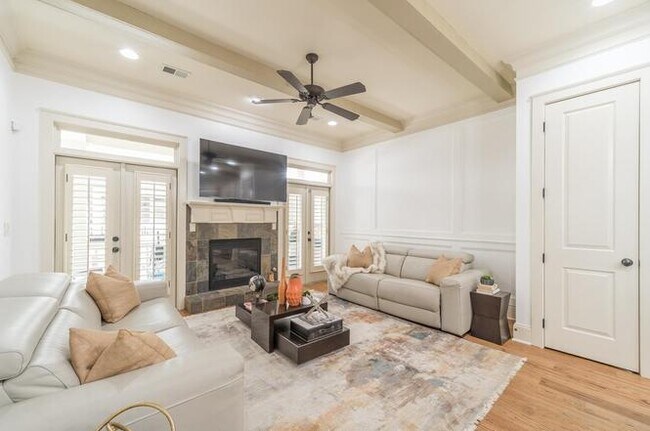 Building Photo - 2440 Gatebury Cir