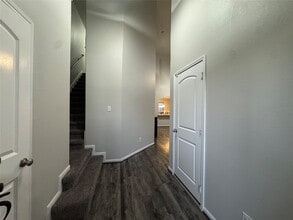 Building Photo - 10435 Moraine Lake Dr