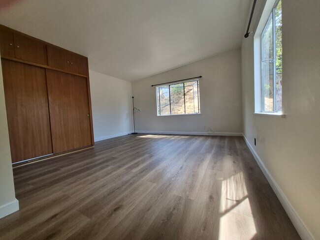 Foto del edificio - 3443 Cahuenga Blvd W