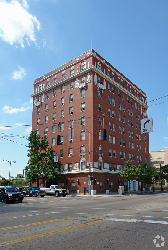 Primary Photo - Holden House