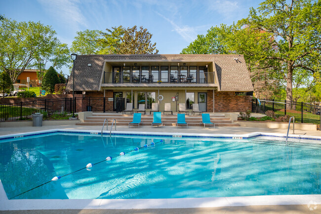 Piscina - Nob Hill Apartments