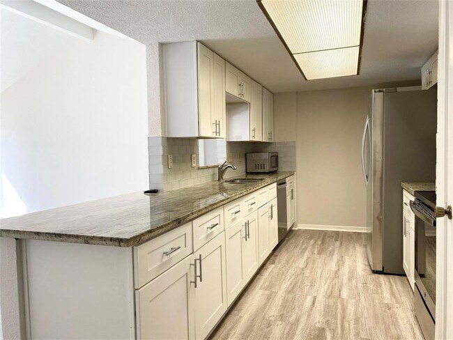 Foto del edificio - 2202 Windy Meadow Dr