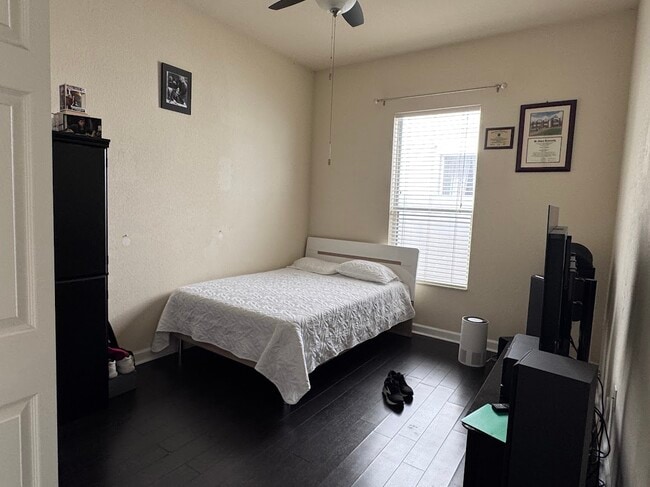 Building Photo - 9165 SW 170th Ave