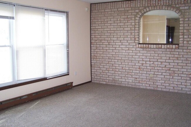 Foto del edificio - 14762 Hillcrest Ave