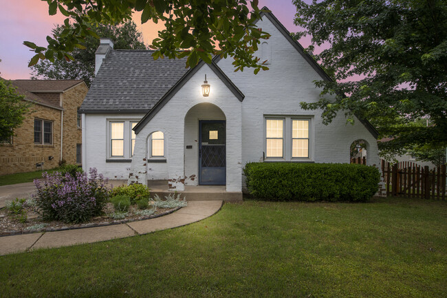 Building Photo - 1713 S Evanston Ave