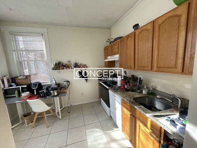 Building Photo - 18 Euston St