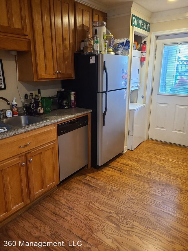 Building Photo - 3 br, 2 bath House - 245 E. Glenn Avenue U...