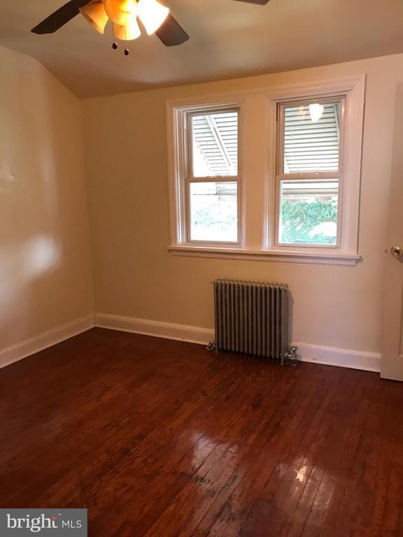Building Photo - 802 Radnor Ave