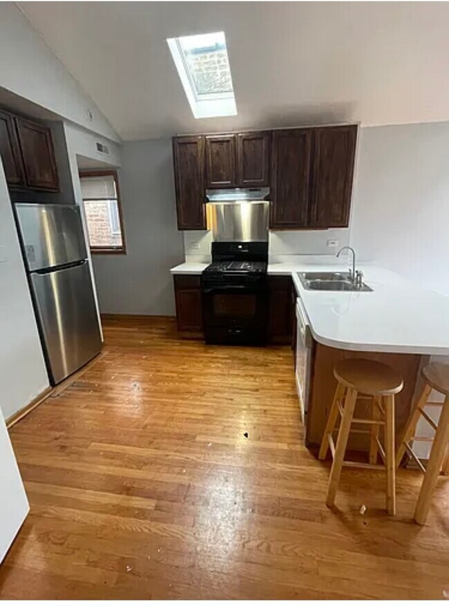 Foto del edificio - 2431 W Lexington St