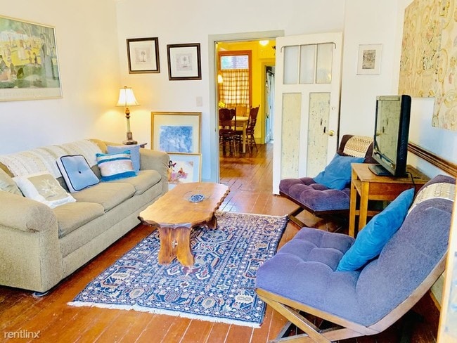 Building Photo - 2 br, 1.5 bath Townhome - 209 S Wolfe St