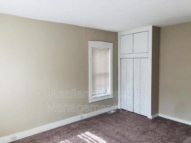 Foto del edificio - 224 E 4th St