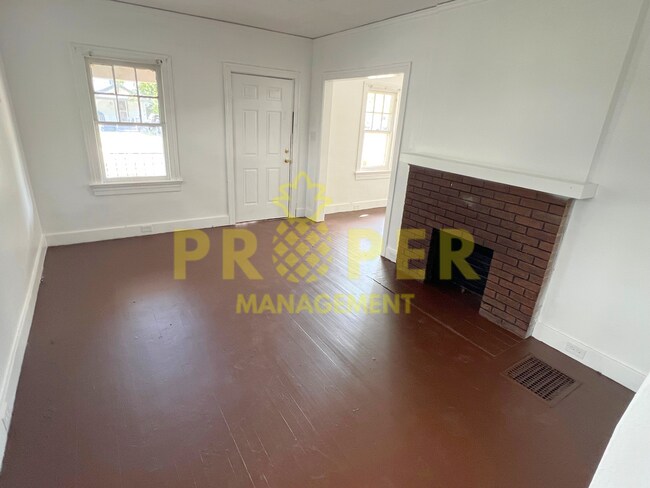 Foto del edificio - 2 bedrooms 1 bathroom