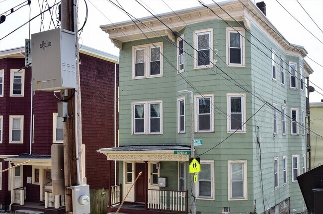 Foto del edificio - 90 Fisher Ave