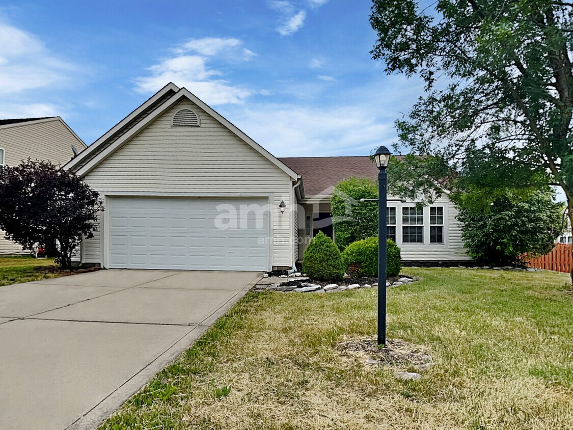 Primary Photo - 3345 Crestwell Dr