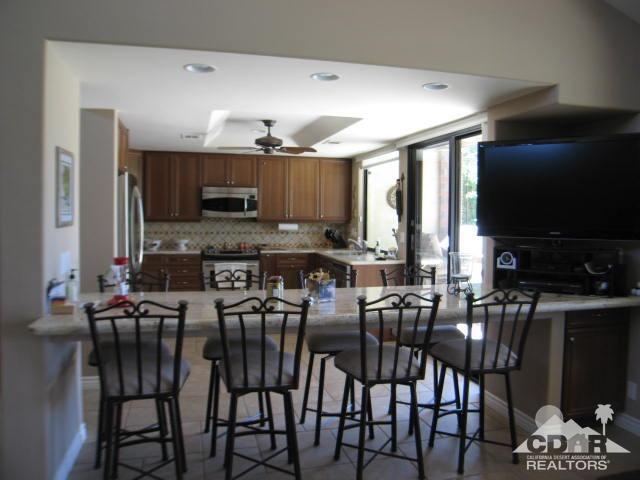 Building Photo - 325 San Remo St