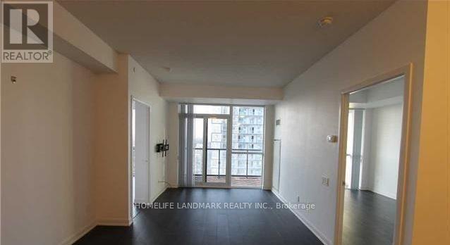 Photo du bâtiment - 5168-5168 Yonge St
