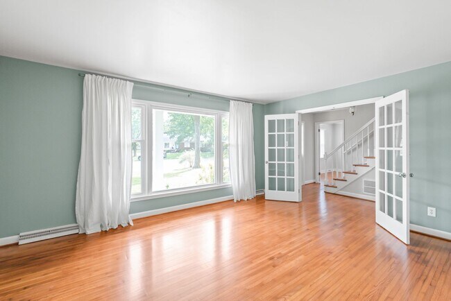 Foto del edificio - 3 Bedroom home in Coventry Woods!