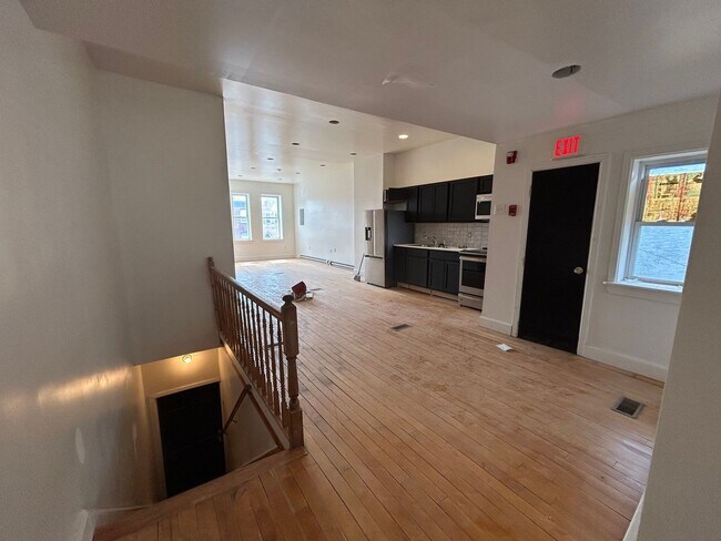 Foto del edificio - 2823 W Girard Ave