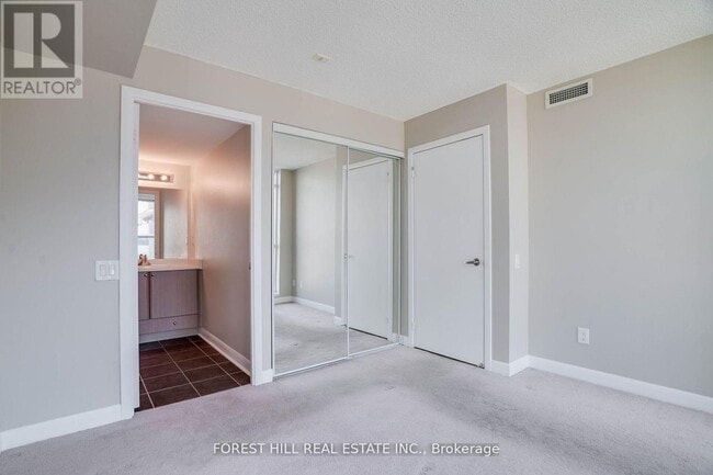 Building Photo - 525 Wilson Ave