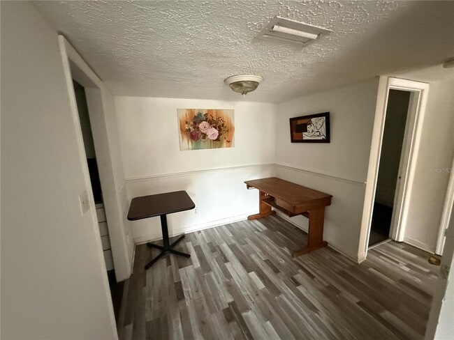 Foto del edificio - 305 Wymore Rd