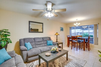 Building Photo - 11662 N Hacienda Dr