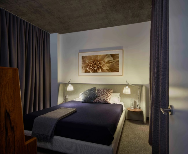 Photo - 1333 W Lake St Apartment