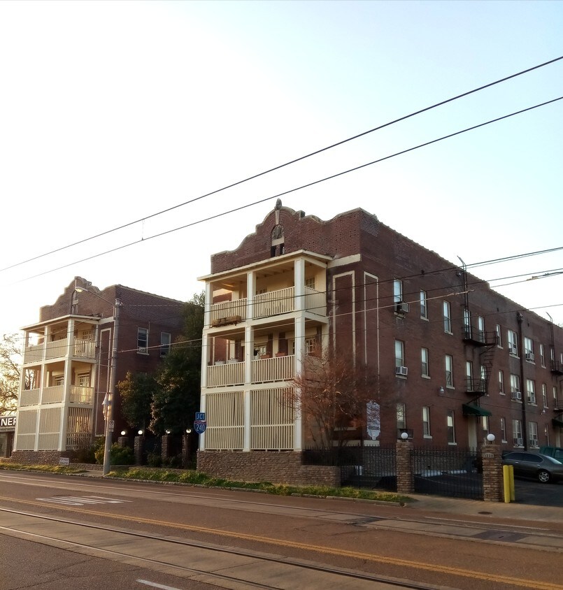 Primary Photo - 1220 Madison Ave