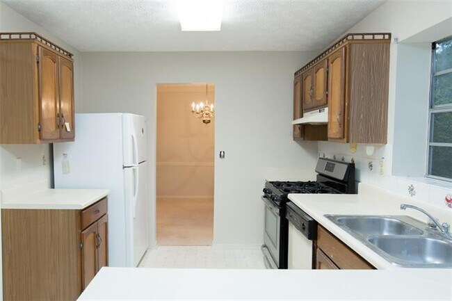 Building Photo - 1771 Surrey Hill Cir