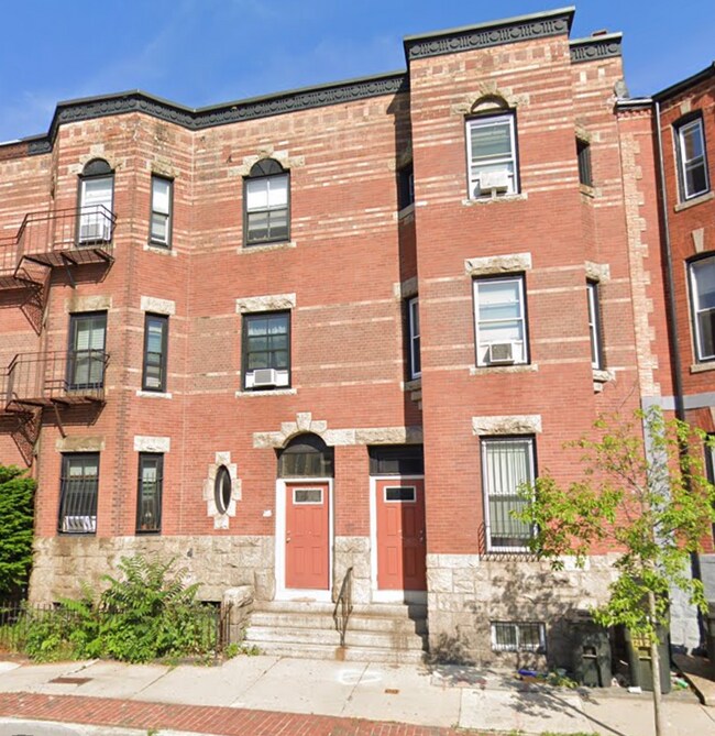 Building Photo - 212 Hemenway St