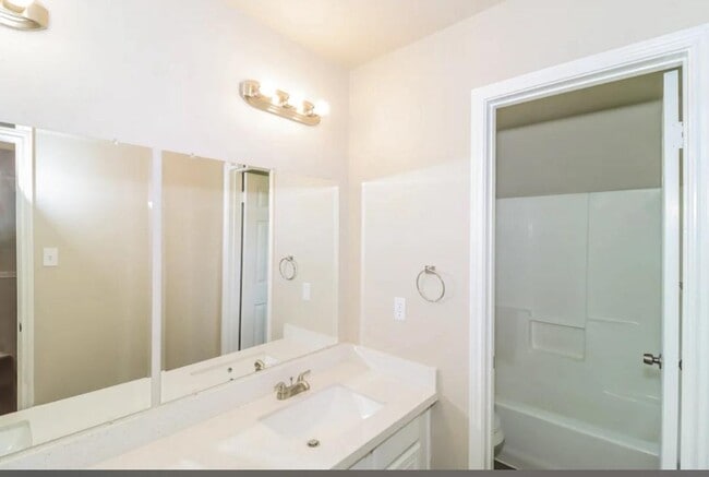 Building Photo - 306 Parkview Knls