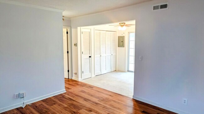 Foto del edificio - 1336 Quail Valley Rd