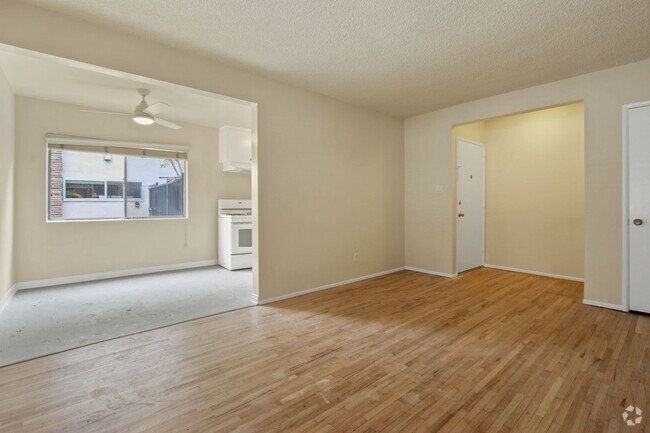 Building Photo - 2015-2019 4th Street in Santa Monica - ste...