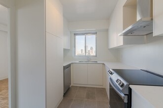 Building Photo - 3555 Chem. de la Côte-des-Neiges