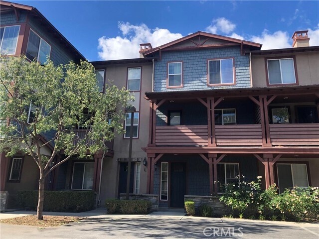 Building Photo - 709 S Azusa Ave