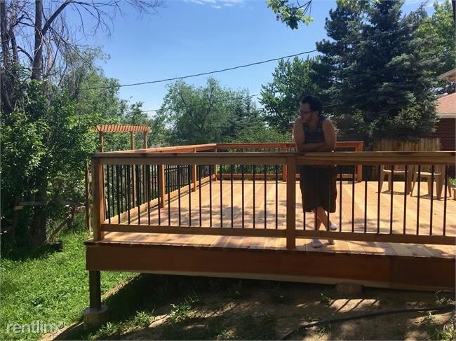 Foto del edificio - 4545 Whitney Pl