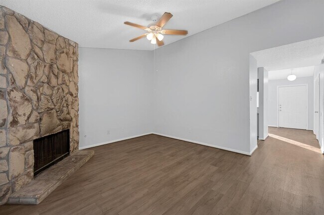 Building Photo - 5759 Easthampton Dr