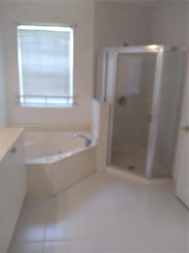 Building Photo - 2554 SW 85th Ave