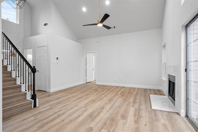 Building Photo - 9424 Blue Jay Way
